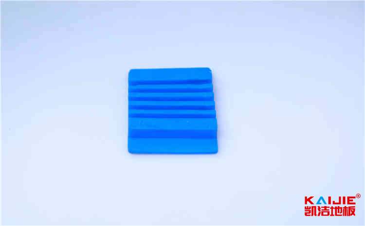 復(fù)合地板特點(diǎn)