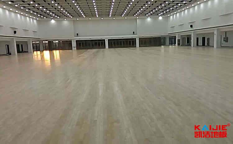 實(shí)木運(yùn)動(dòng)地板