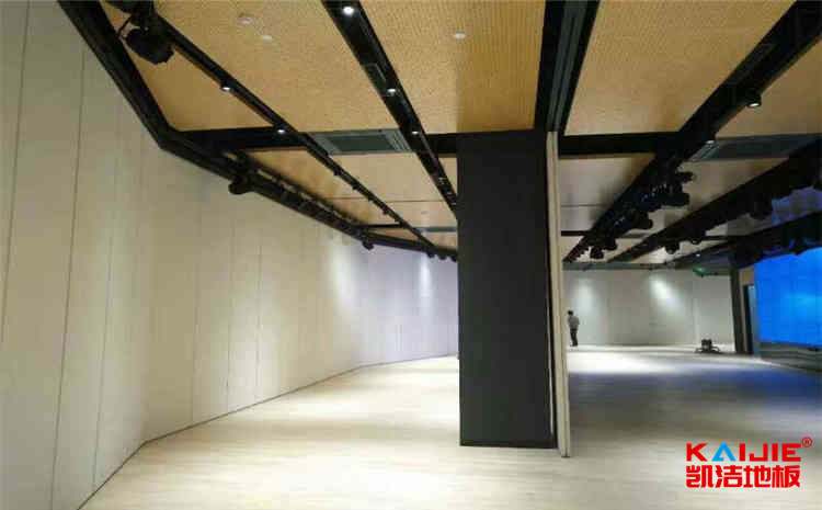 運動木地板異響