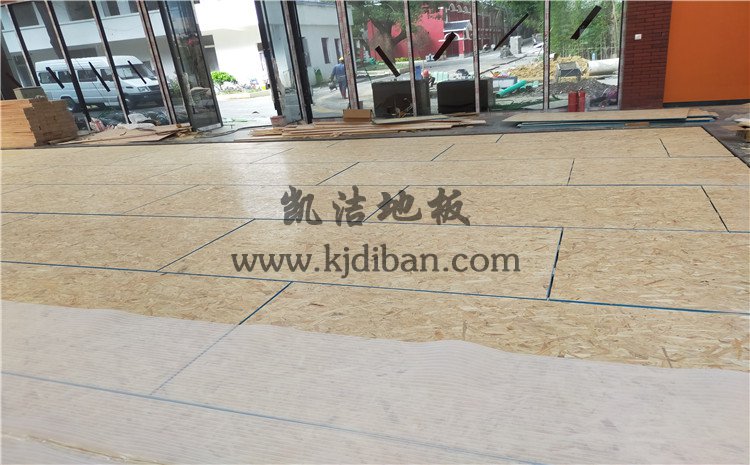 廣州長(zhǎng)大公路培訓(xùn)學(xué)校籃球館木地板項(xiàng)目-凱潔實(shí)木運(yùn)動(dòng)地板