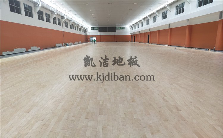 廣州長(zhǎng)大公路培訓(xùn)學(xué)校籃球館木地板項(xiàng)目-凱潔實(shí)木運(yùn)動(dòng)地板
