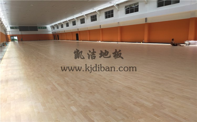 廣州長(zhǎng)大公路培訓(xùn)學(xué)校籃球館木地板項(xiàng)目-凱潔實(shí)木運(yùn)動(dòng)地板